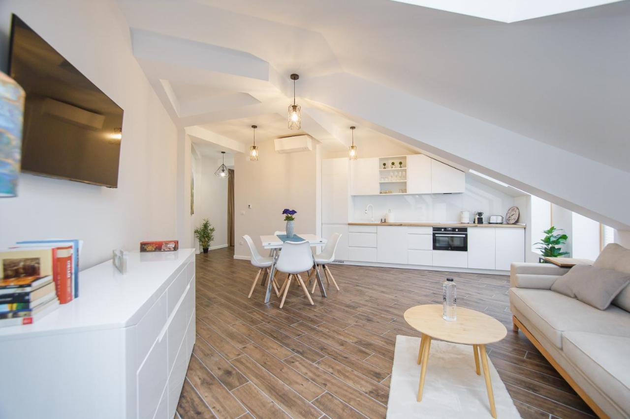 Skylight Loft Near City Center Oradea Exterior foto