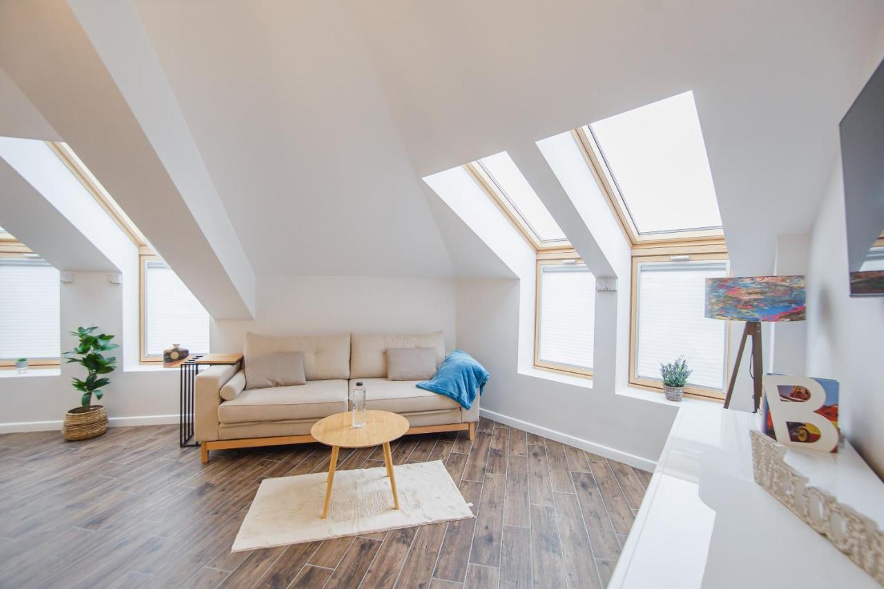 Skylight Loft Near City Center Oradea Exterior foto