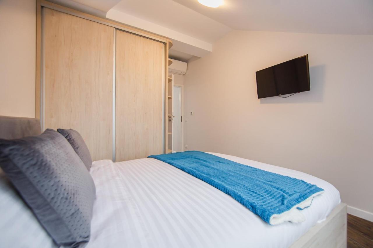Skylight Loft Near City Center Oradea Exterior foto